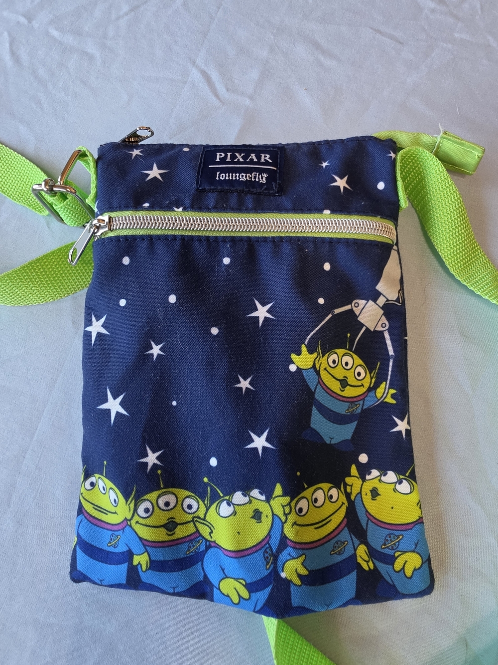 Hot Topic Loungefly Disney Pixar Toy Story The Claw Passport Crossbody Bag - Picture 5 of 5